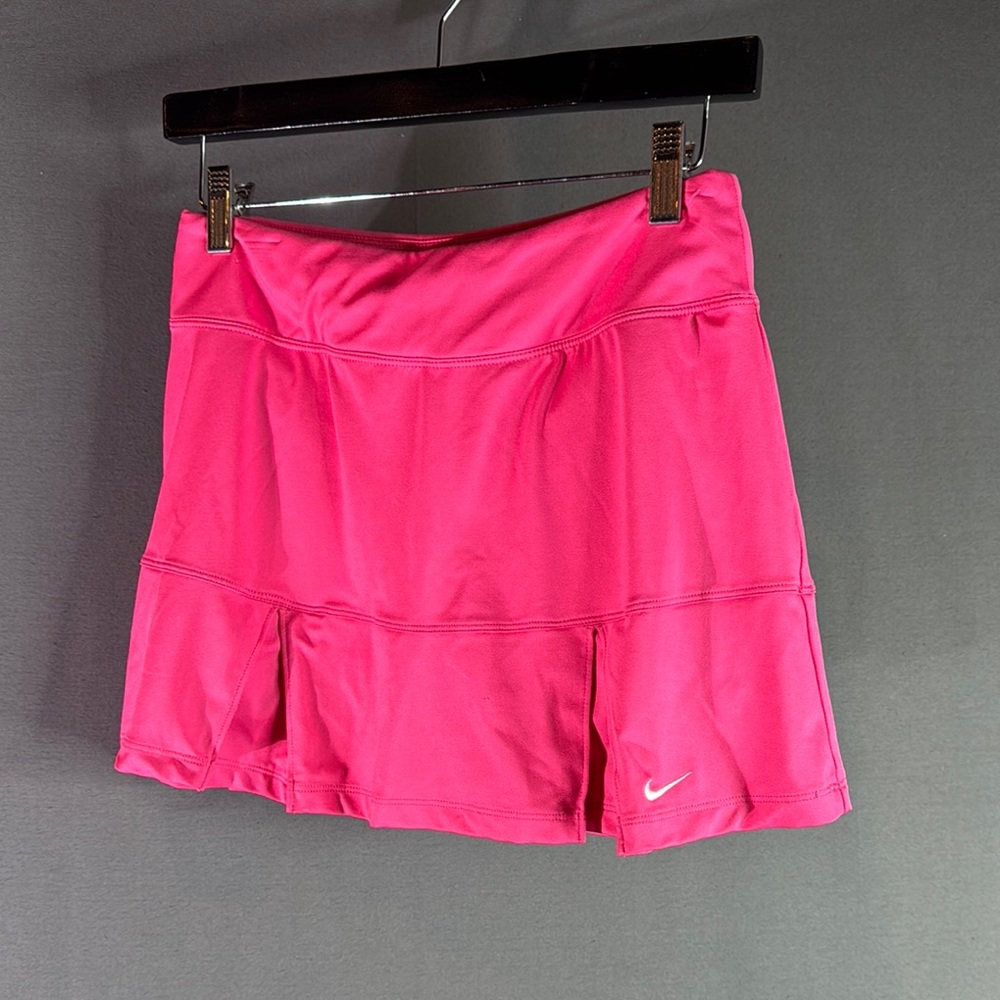 Nike Women's Pink‎ Sports skirt size small